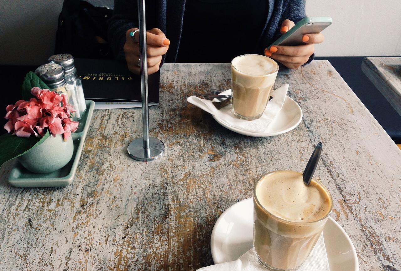 Россиянки высказались об оплате счета на первом свидании