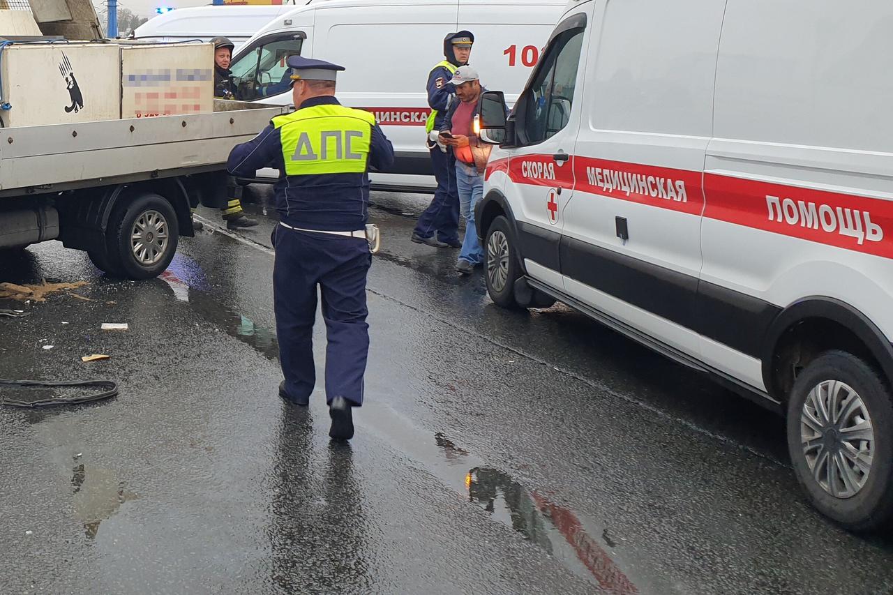 На МКАД произошло массовое ДТП с участием грузовиков