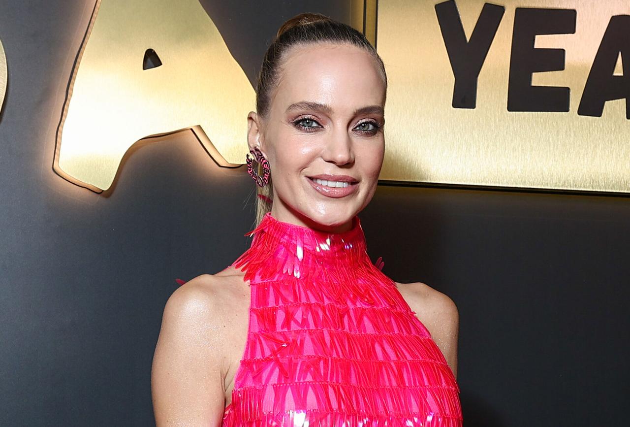 Глюкоза с семьей улетела из России