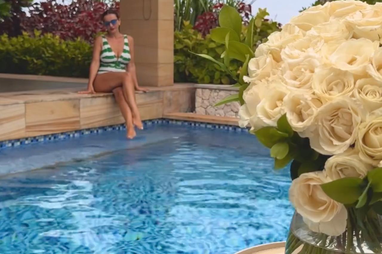 Анфиса Чехова восхитила россиян фигурой в купальнике