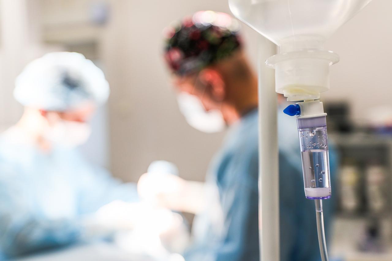 В Подмосковье школьница воткнула нож в грудь младшего брата из-за разлитого супа