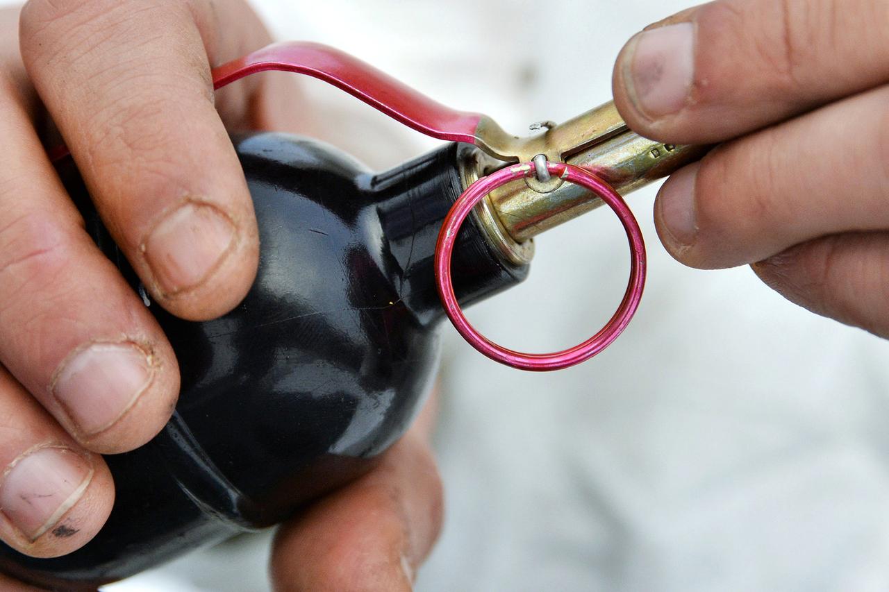 Экс-сотрудник столичного ресторана пришел к бывшему работодателю с гранатой