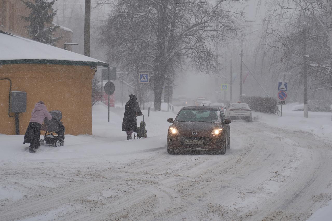 В Москве и области снова продлили «желтый» уровень погодой опасности