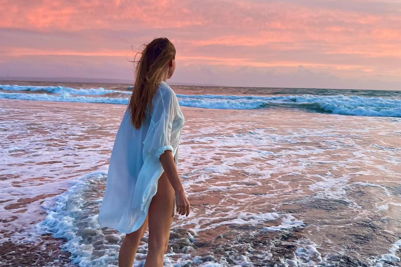 45-летняя Толкалина снялась на видео в бикини