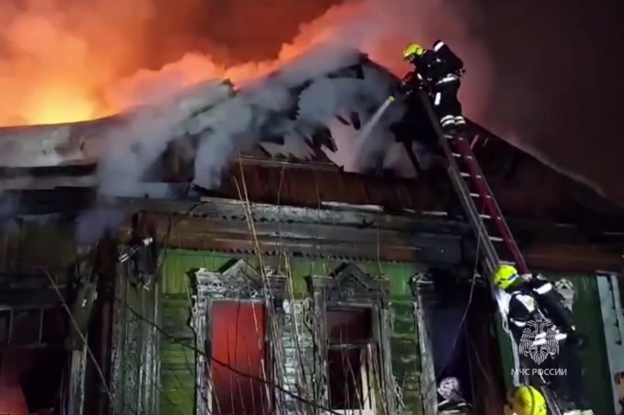Смертельный пожар произошел в частном доме в Москве