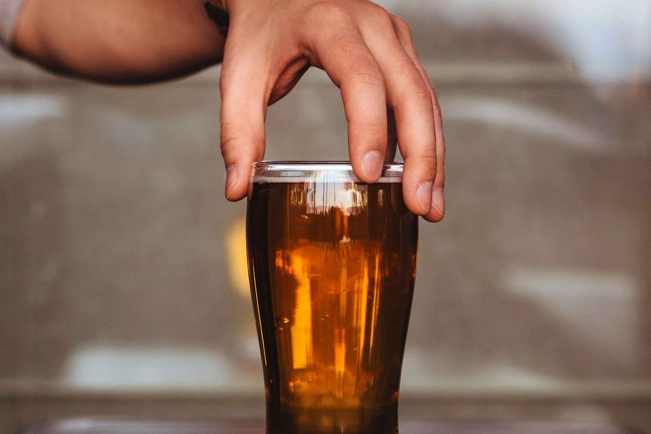 Названа опасная доза алкоголя в сочетании с шашлыком