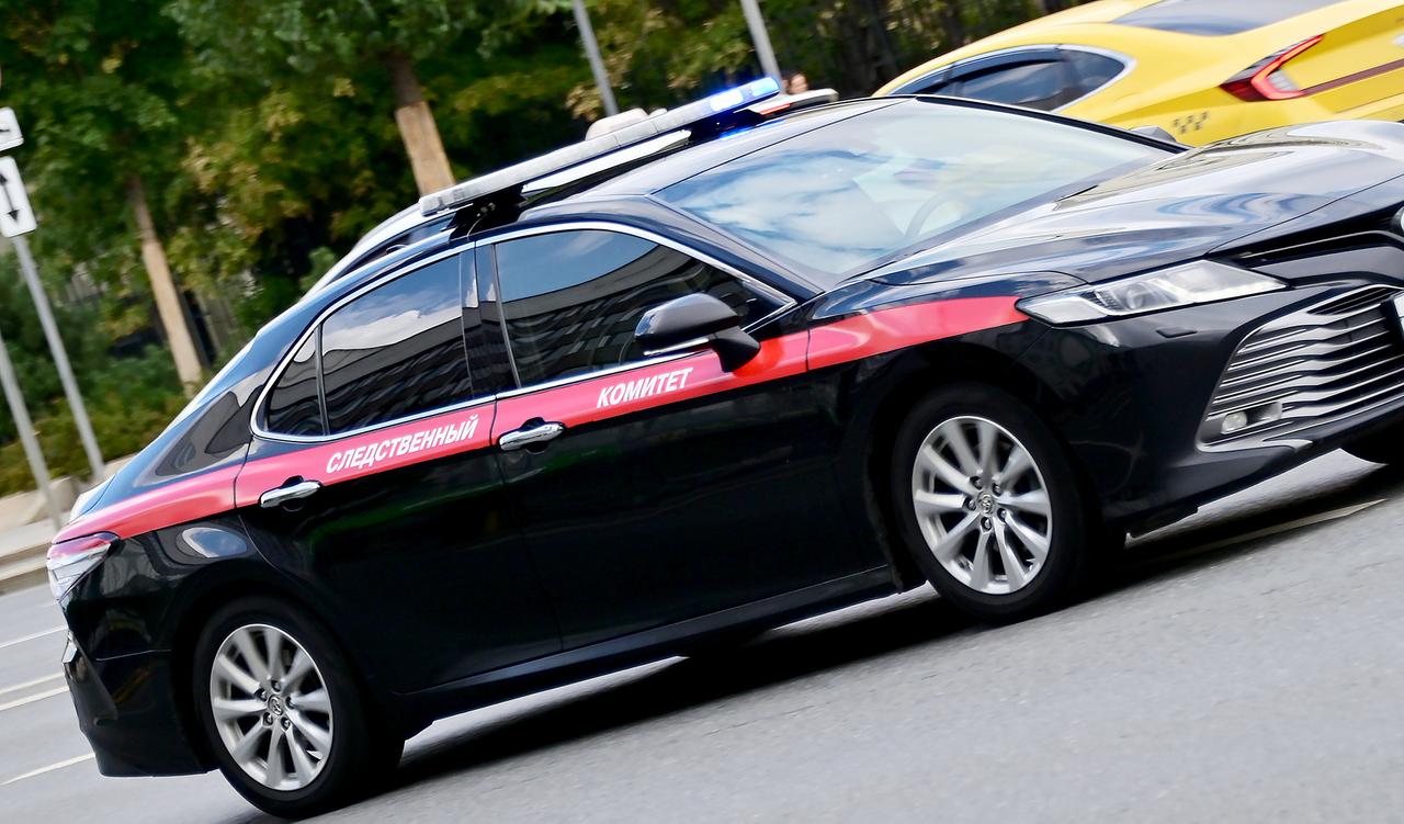 В Москве мужчина вломился в чужую квартиру и взял детей в заложники