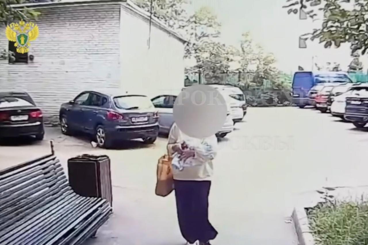 На юго-востоке Москвы в подъезде дома нашли новорожденного ребенка