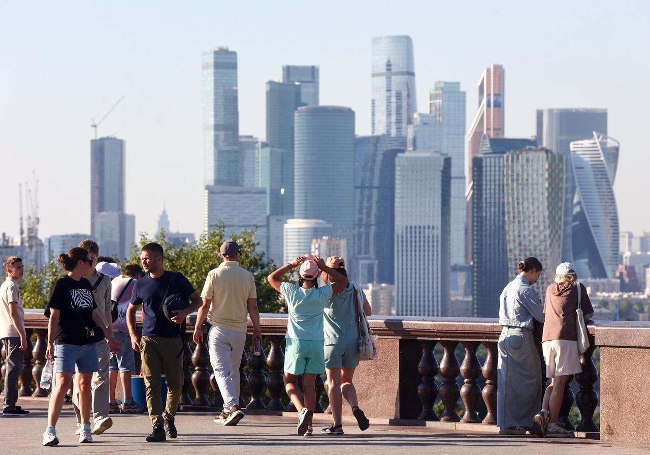 Аномальную жару пообещали москвичам в течение трех дней подряд