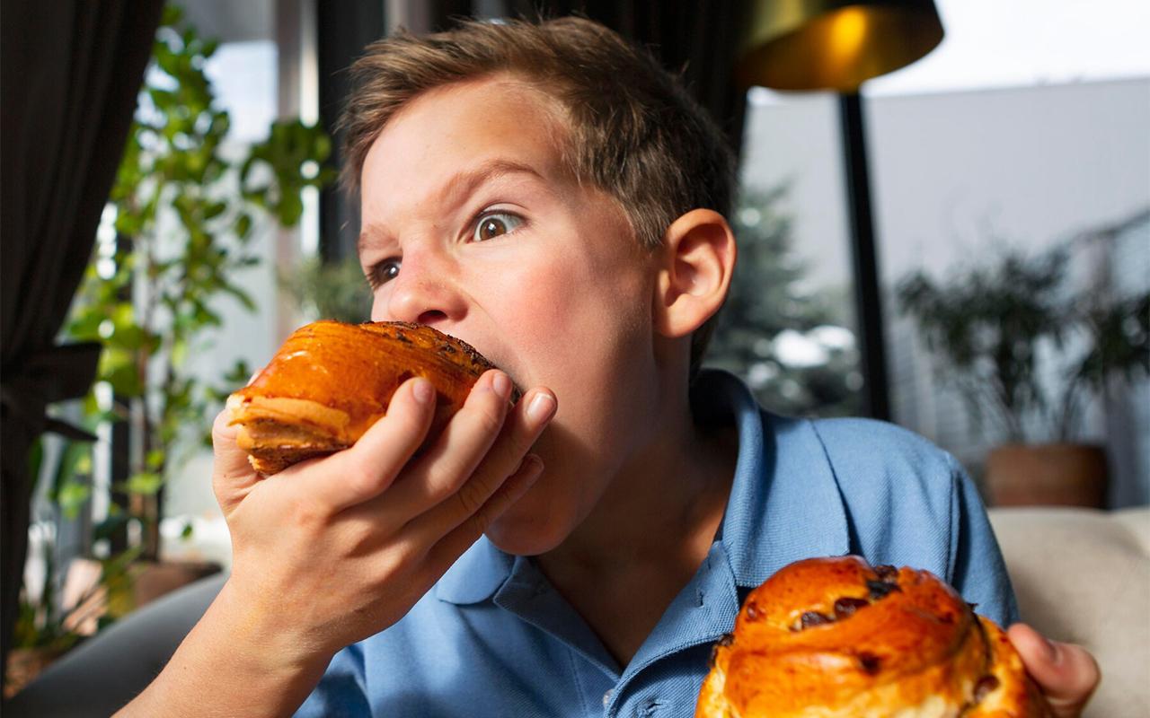 Академик РАН перечислил причины ожирения у детей