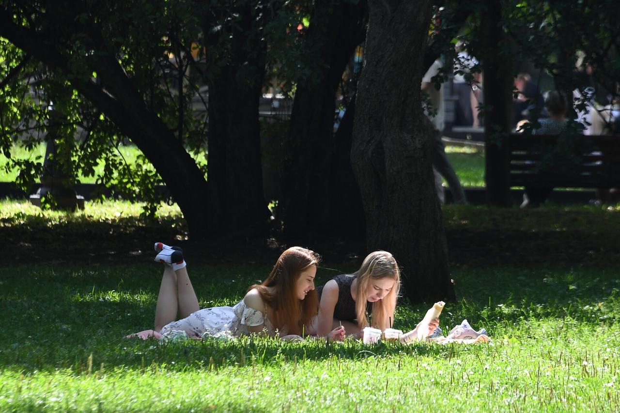 Москвичам пообещали скорое бабье лето