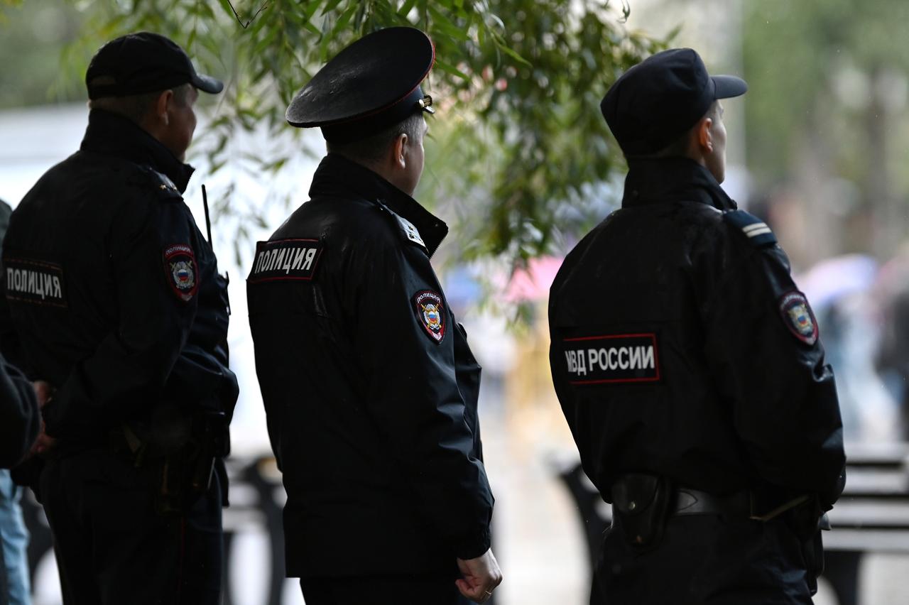 Жительница Видного бросалась в прохожих плиткой и напала на журналиста