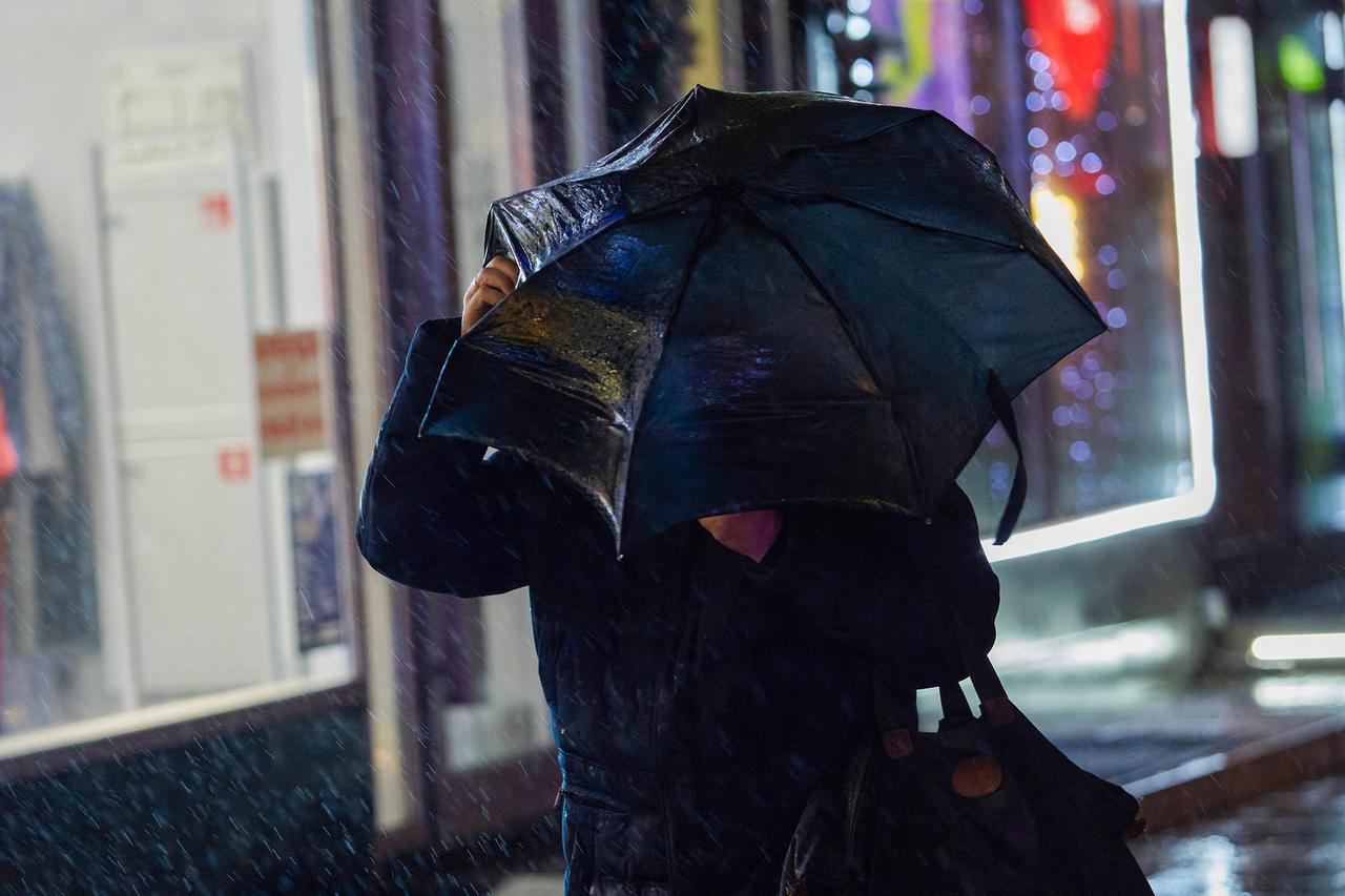 Названо число пострадавших в результате обрушившегося на Москву шторма