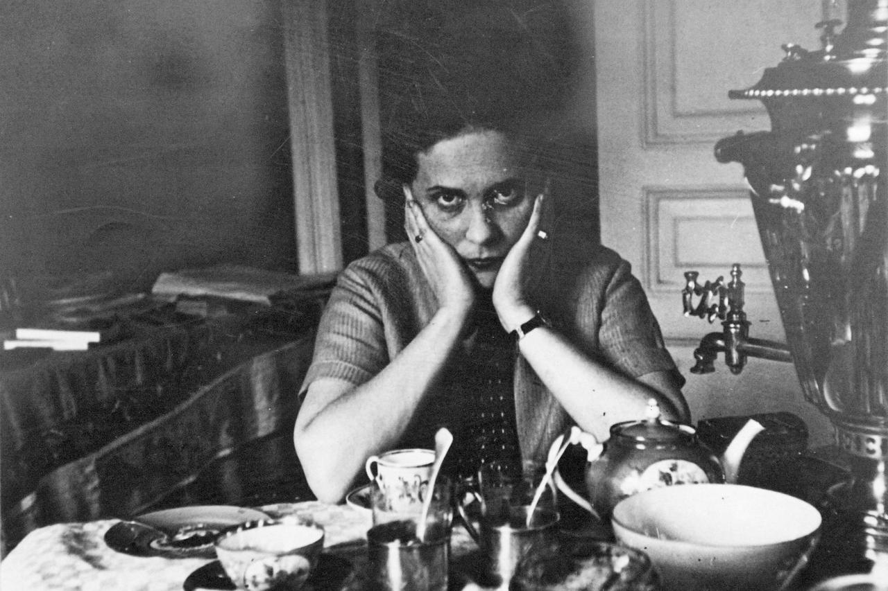 Фото с выставки «Лиля Брик. Femme Fatale», организованной в рамках Московского международного фестиваля «Мода и стиль в фотографии», 2007 год