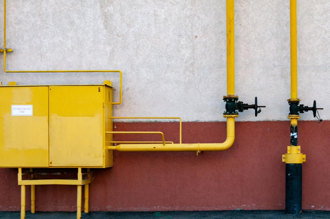 Москвичи в трех районах города заявили о перерезанных газовых трубах