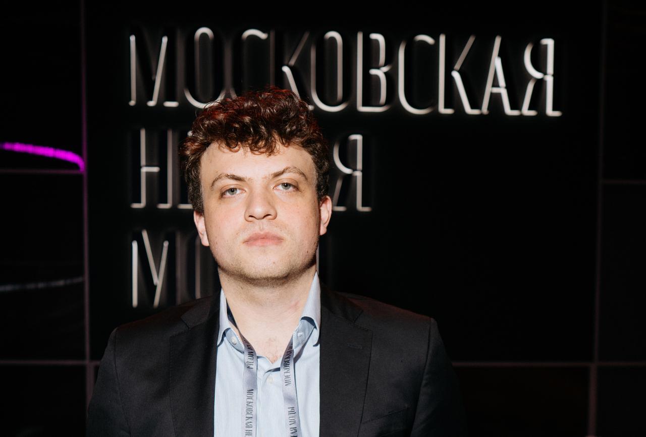 Известный американский шахматист посетил показы Московской недели моды