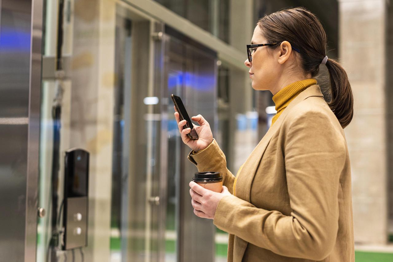 Москвичи не могут попасть домой из-за сбоя интернет-провайдера