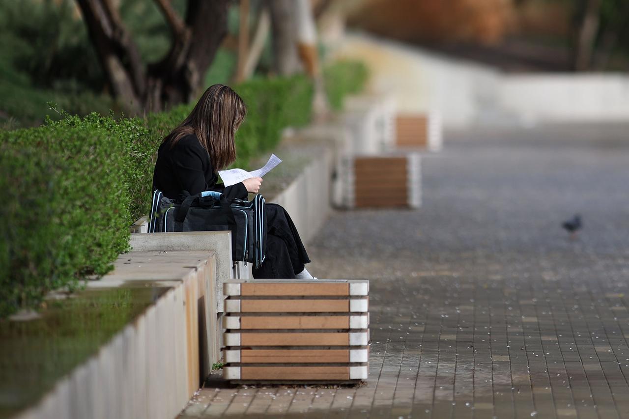 Москвич расклеил объявления о поиске невесты. Избраннице он обещает роскошную жизнь