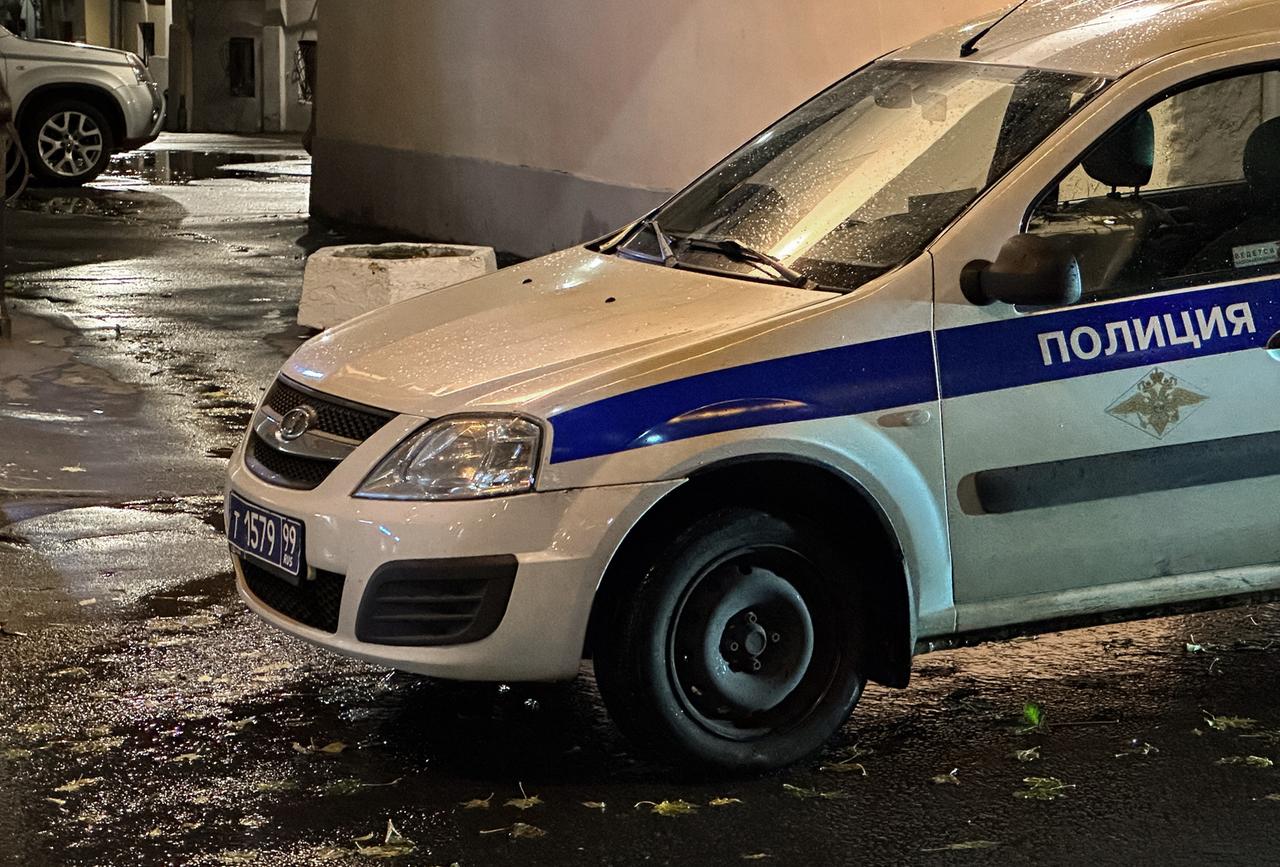 В Москве мужчина украл из припаркованной иномарки 3,5 миллиона рублей