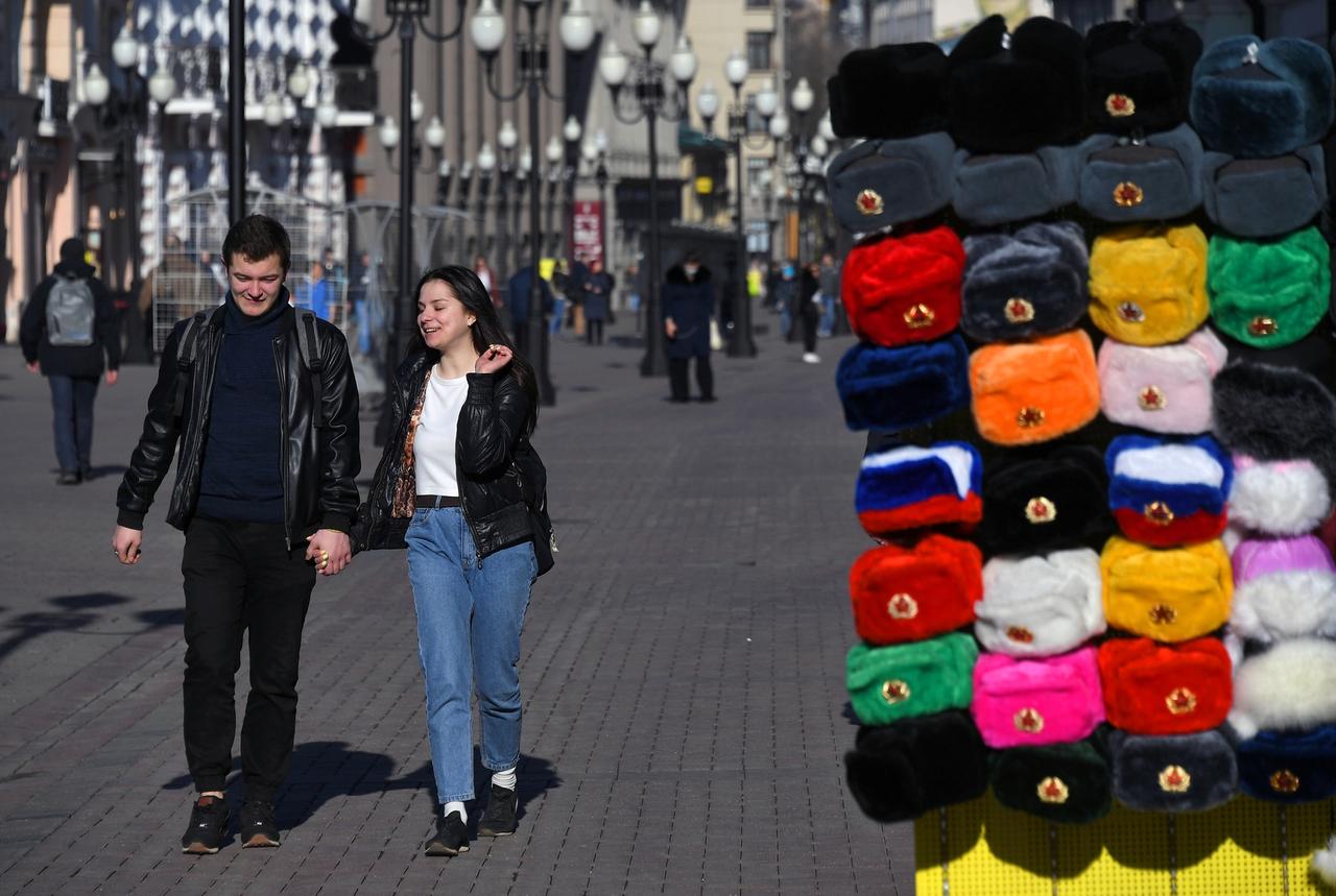 «Лубочная улочка!» Москвичи заявили, что Старый Арбат уже не тот