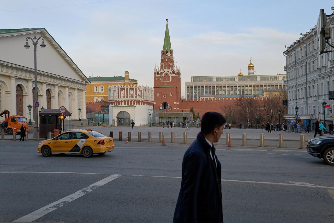 Уборщицу из Кремля мошенники развели больше чем на три миллиона рублей