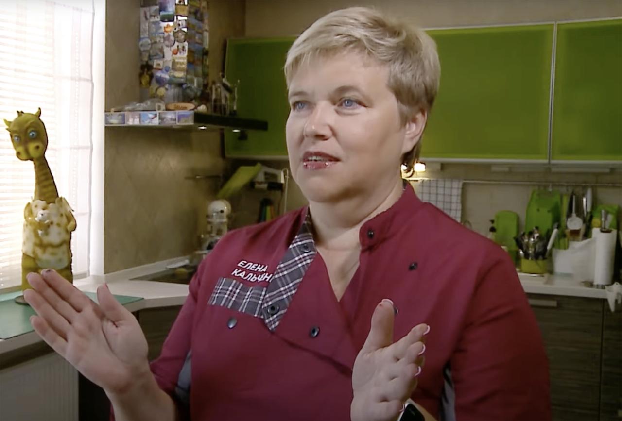 Россиянка получила международную награду за торт с бабками-ежками