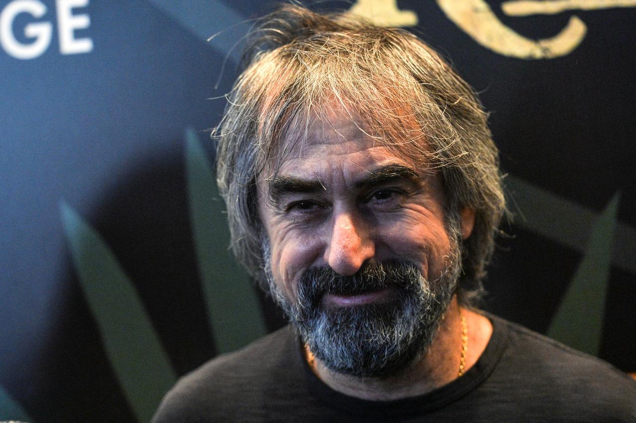 Александр Толмацкий решился на схватку с экстрасенсами. Он надеется на свой профессиональный опыт