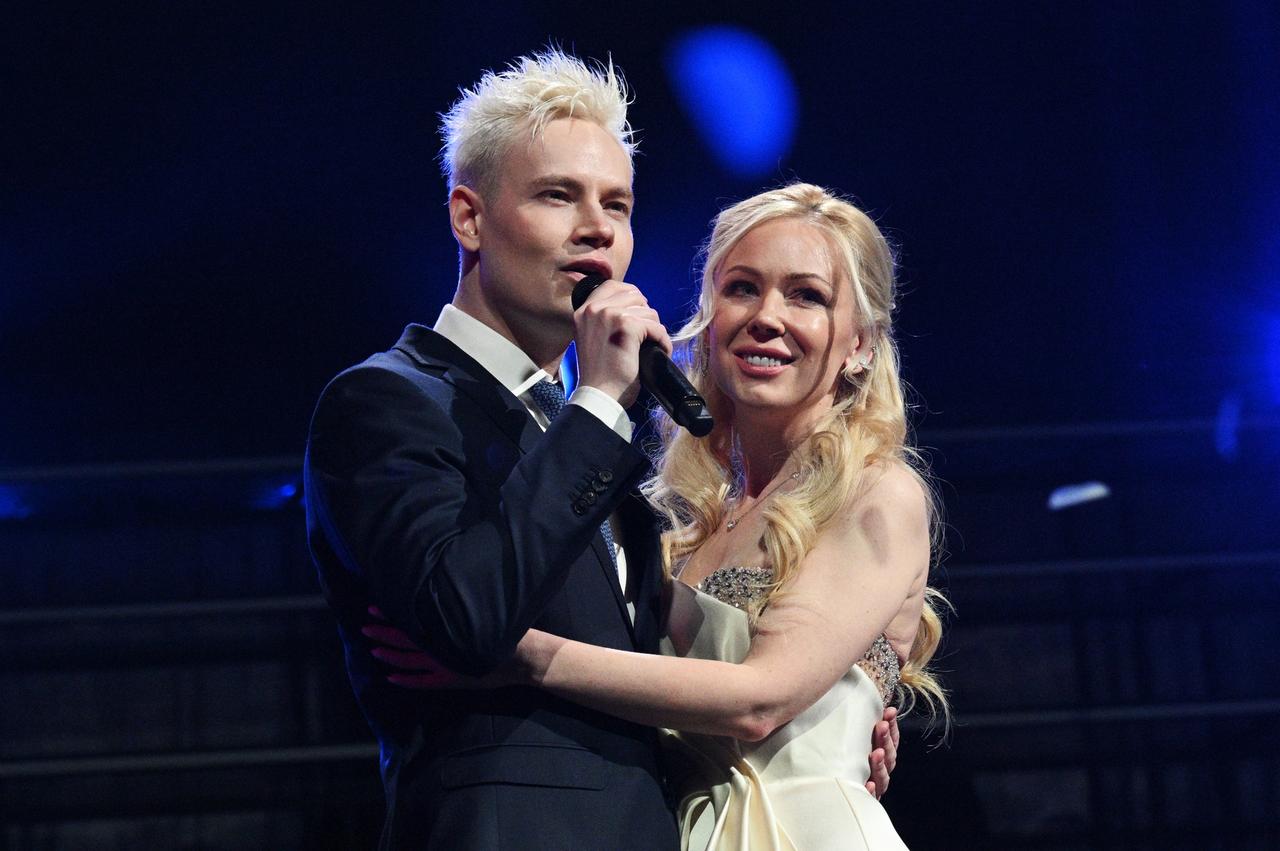 «Это Мизулина и Шаман?» На нарисованной на дереве картинке разглядели две знакомые фигуры