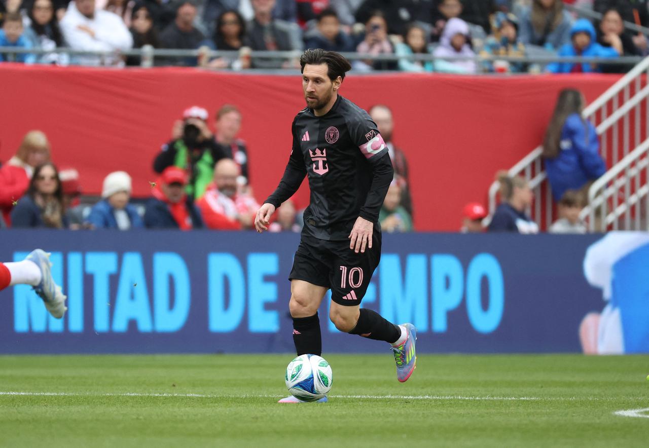 Москвичам предложили купить автограф Месси вместе с формой за полмиллиона или сразу за три