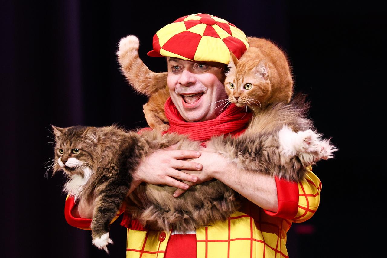 «Оберегаю отца от мошенников». Сын Юрия Куклачева — об отцовской наивности, своих друзьях и настоящих москвичах