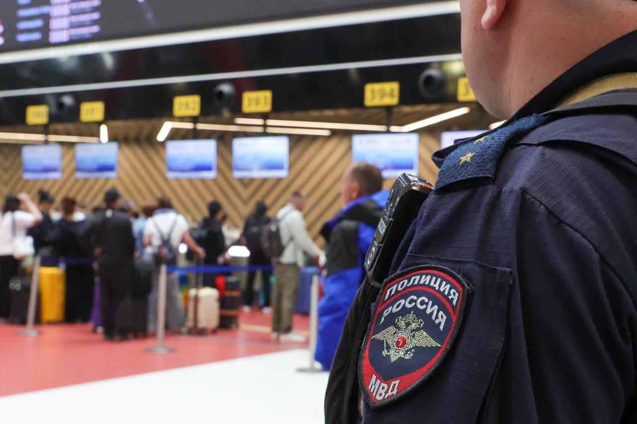 Летевшая из Москвы россиянка оставила новорожденного ребенка в самолете