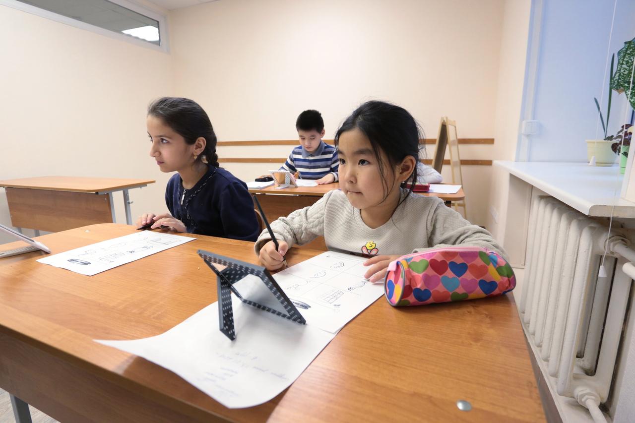 В Госдуме предложили сделать школьное образование для детей мигрантов платным