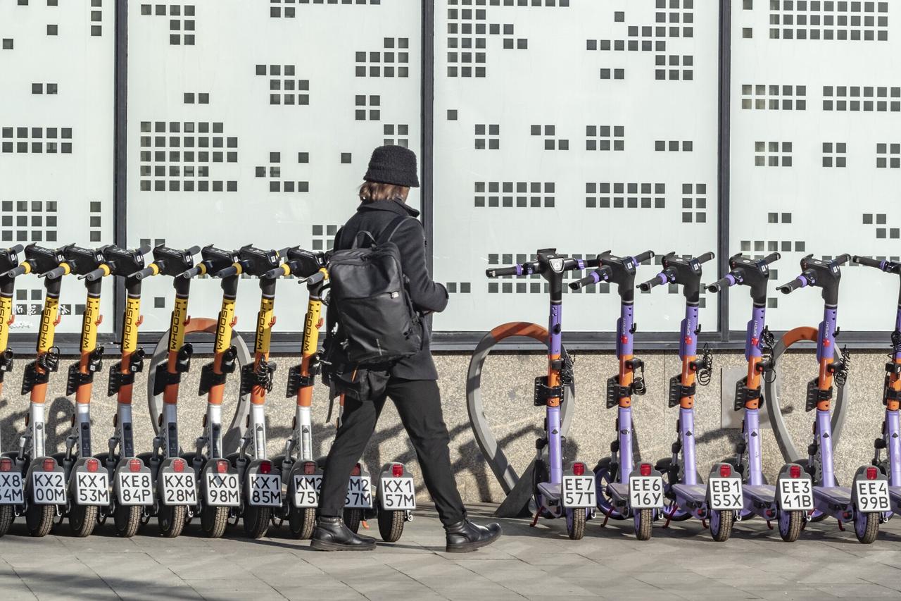 Москвичи против нового метода борьбы с самокатчиками. Он помешает не только им