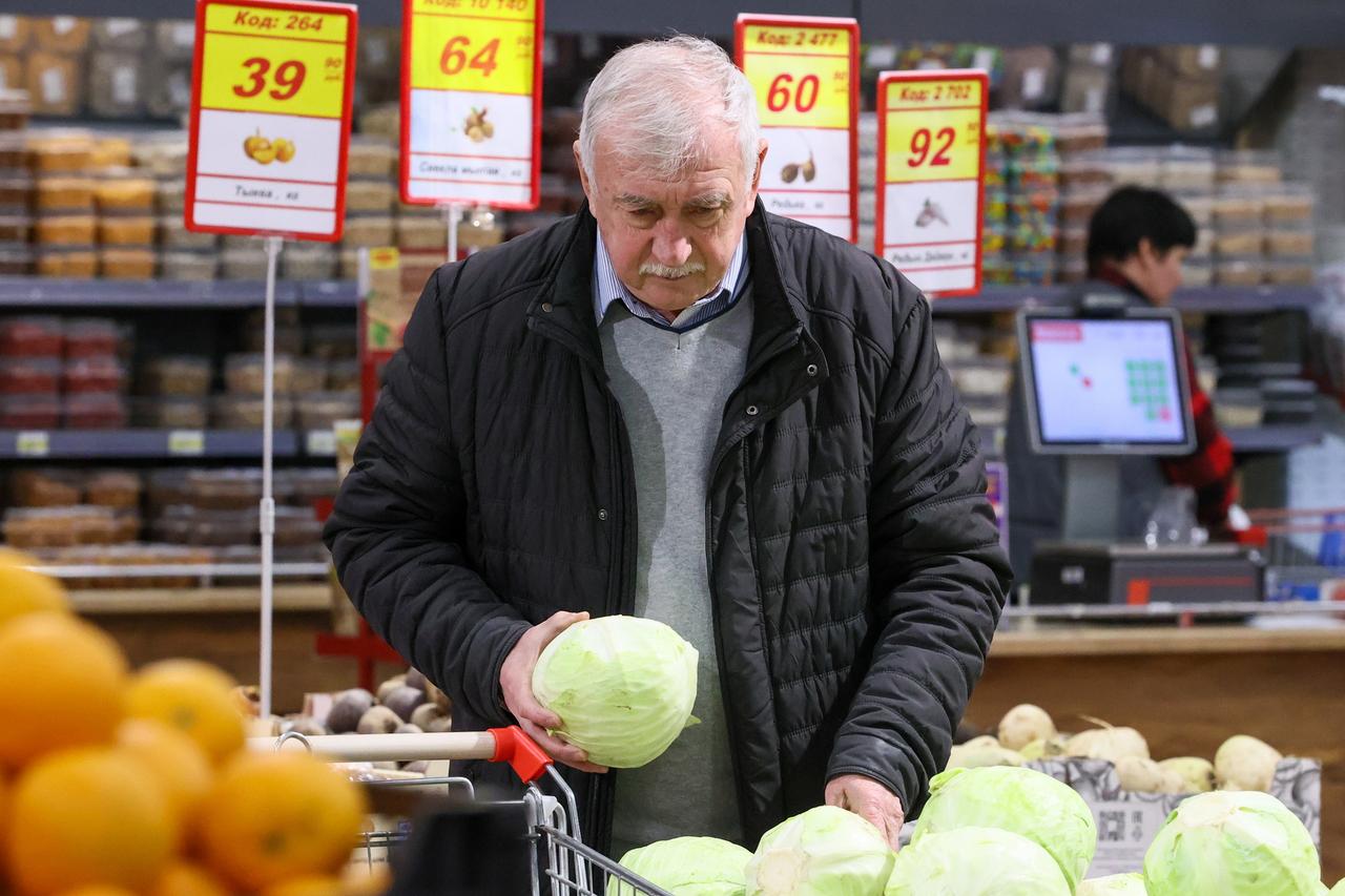 Стричь капусту стало сложнее. Цена на этот овощ выросла больше чем на 50 процентов!