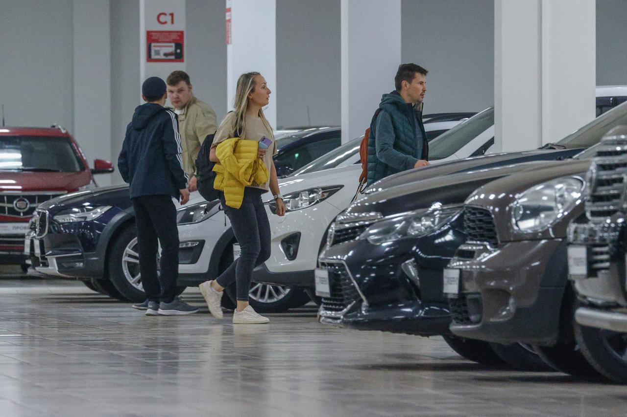 Россияне вспомнили, как покупали первую машину и с какими сложностями при этом столкнулись