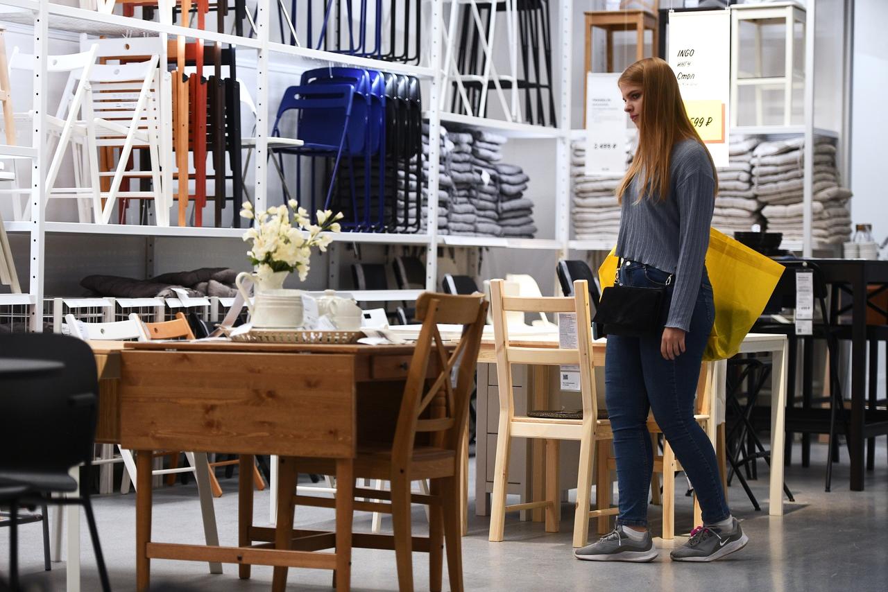 Россияне поругались из-за ушедшей из страны IKEA. Кто-то вспомнил борщи, кто-то мебель