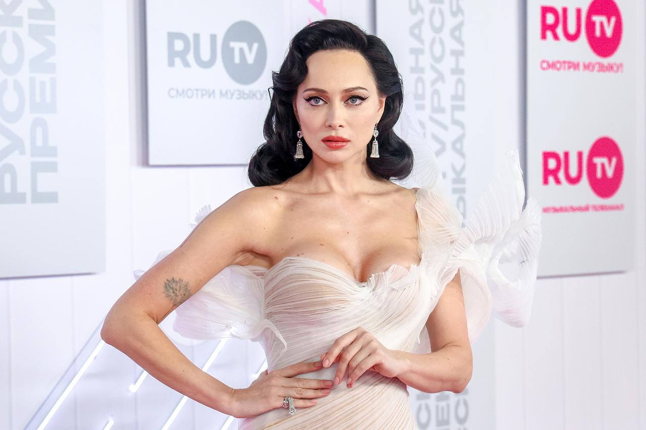 Настасья Самбурская