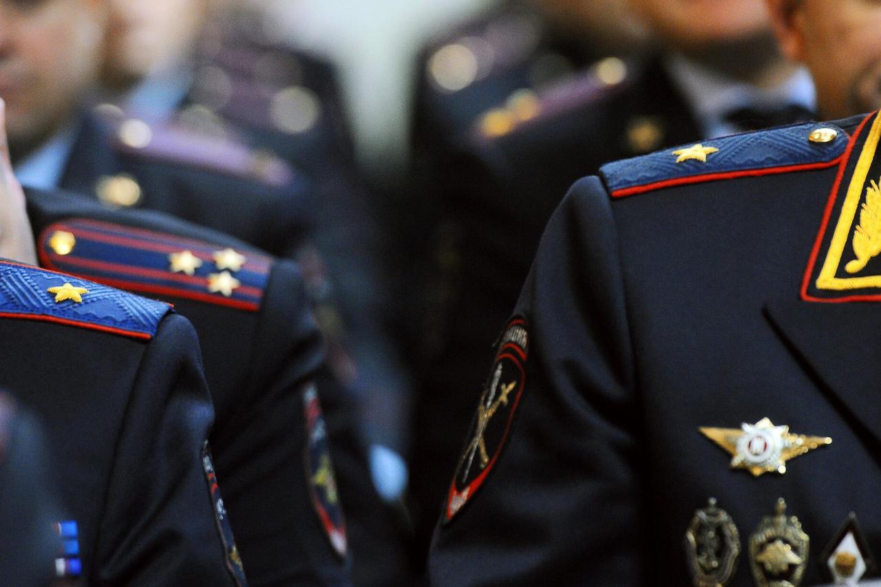 Российскую полицию одели в кимоно. Сотрудники МВД получили новую форму