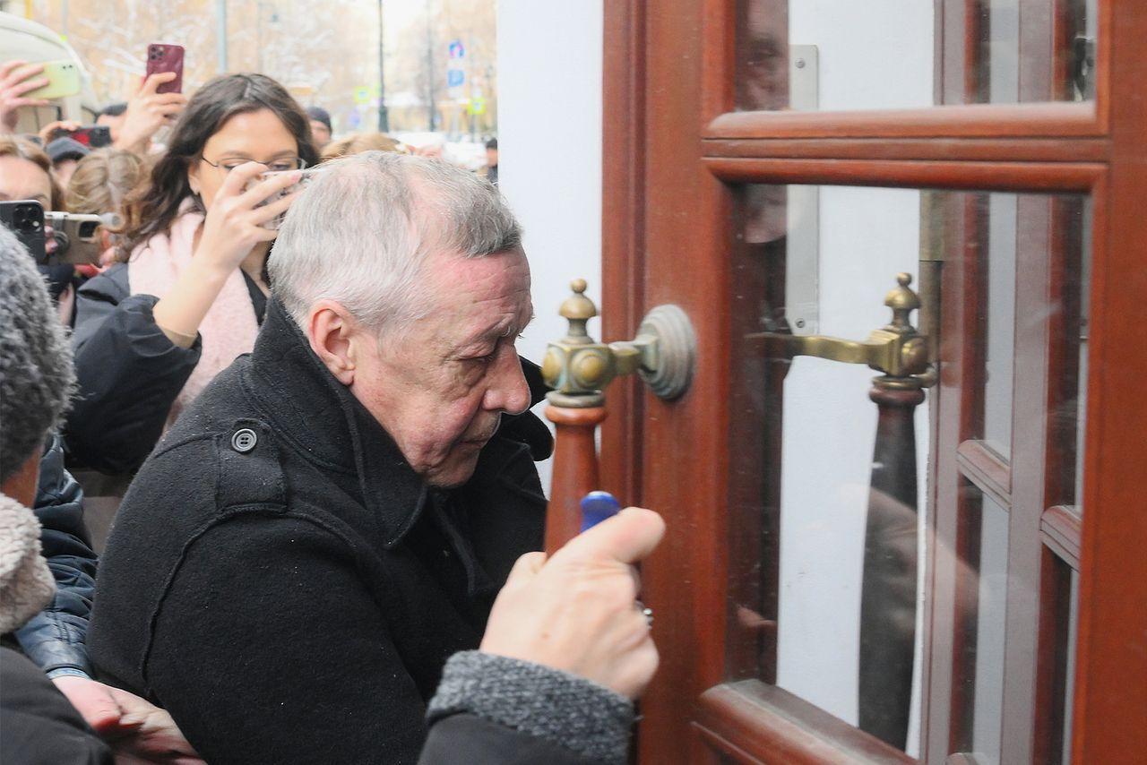 Актер Ефремов отказался от двух вещей после выхода по УДО