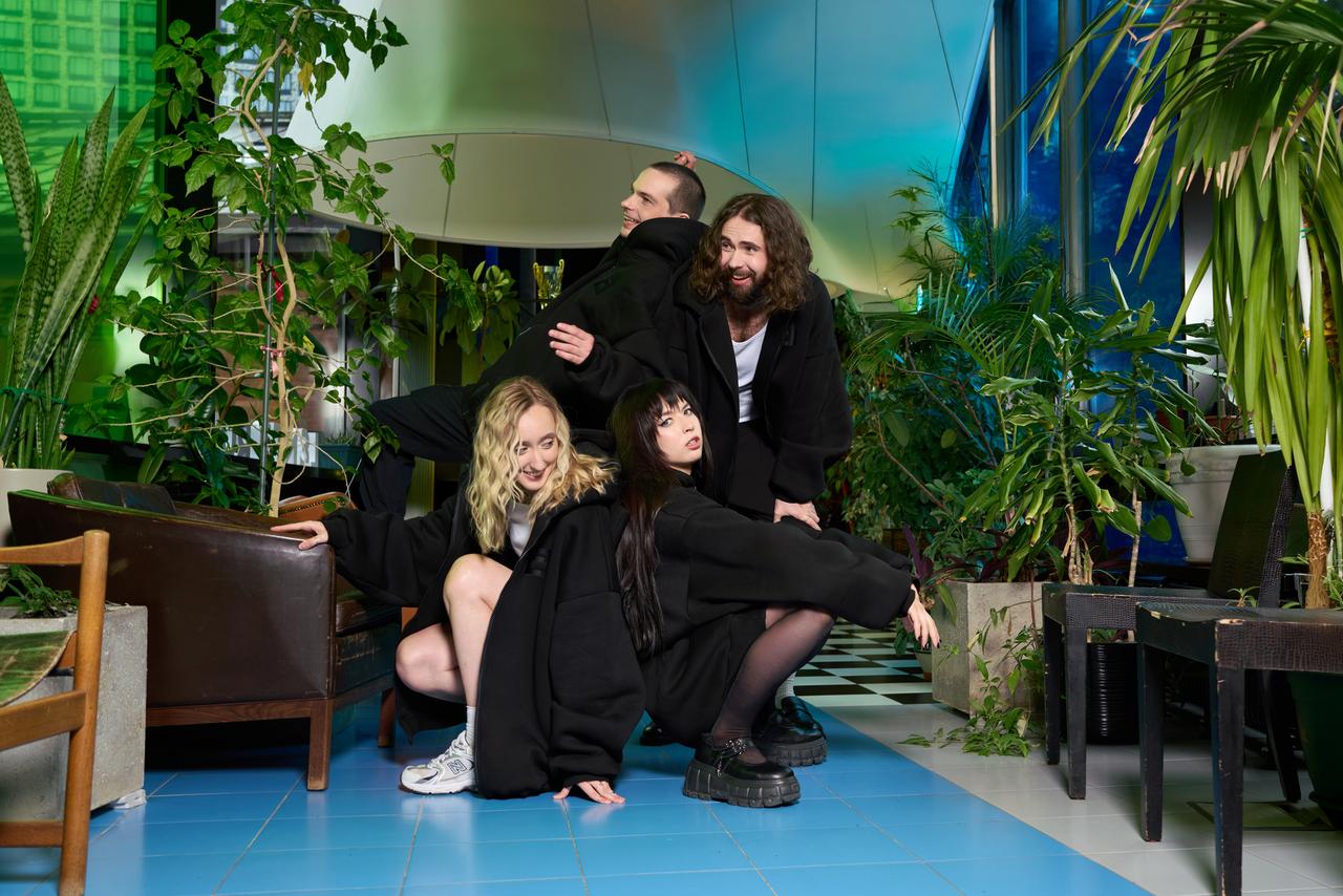 «Афиша» и ZNWR выпустили дроп одежды