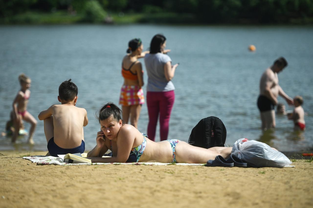 Роспотребнадзор назвал разрешенные для купания места в Москве