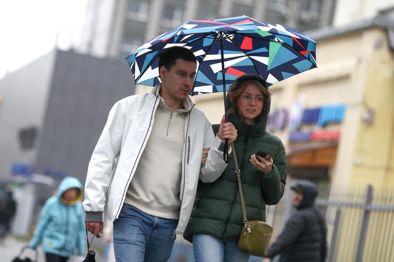 Москвичам рассказали о самом ненастном дне на неделе