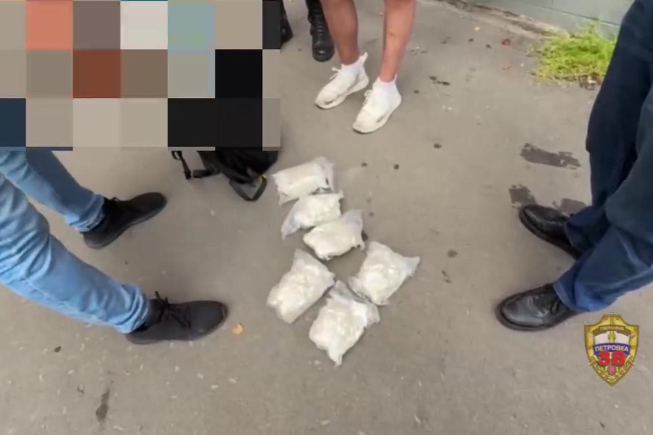 В Москве наркокурьеры пытались провезти наркотик под видом соли для ванн