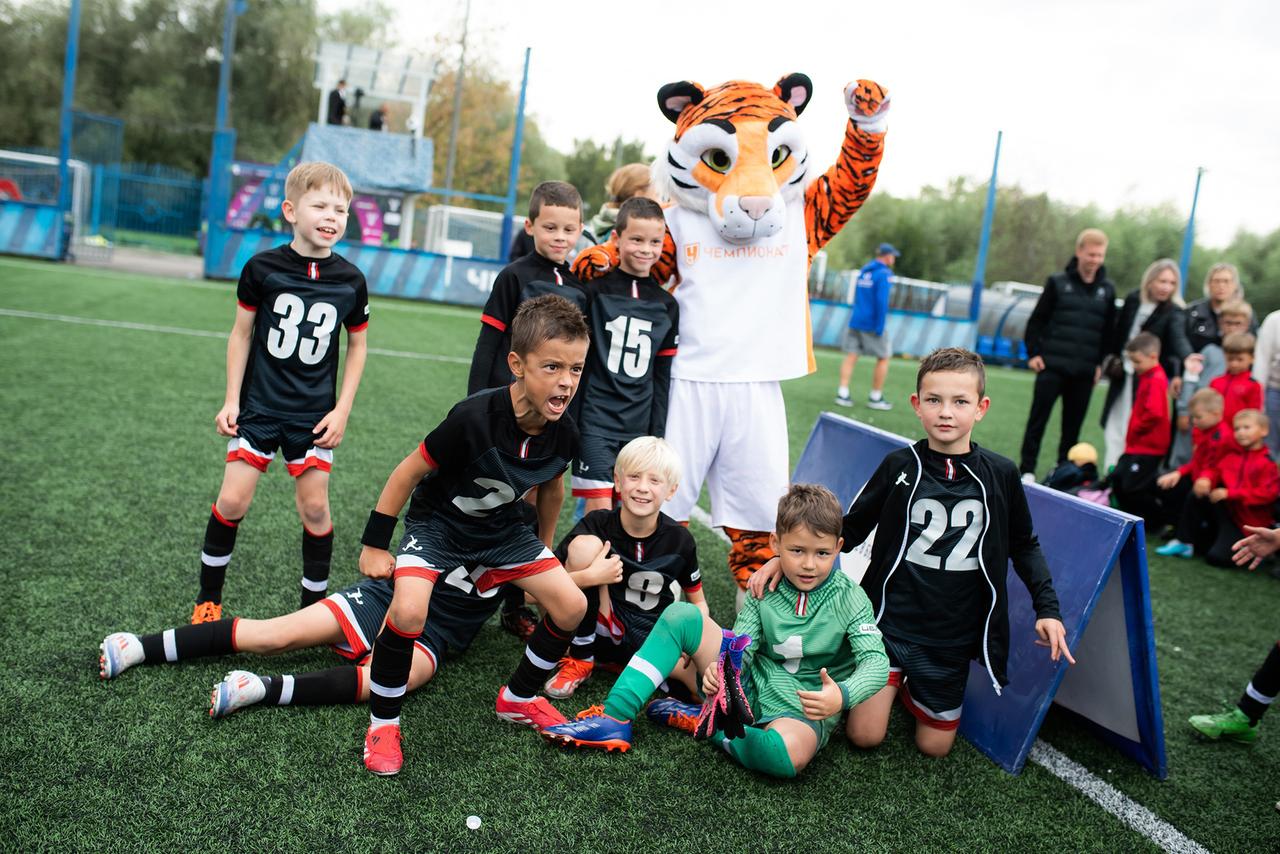 «Чемпионат» провел фестиваль детско-юношеского футбола на стадионе «Арена Чертаново»