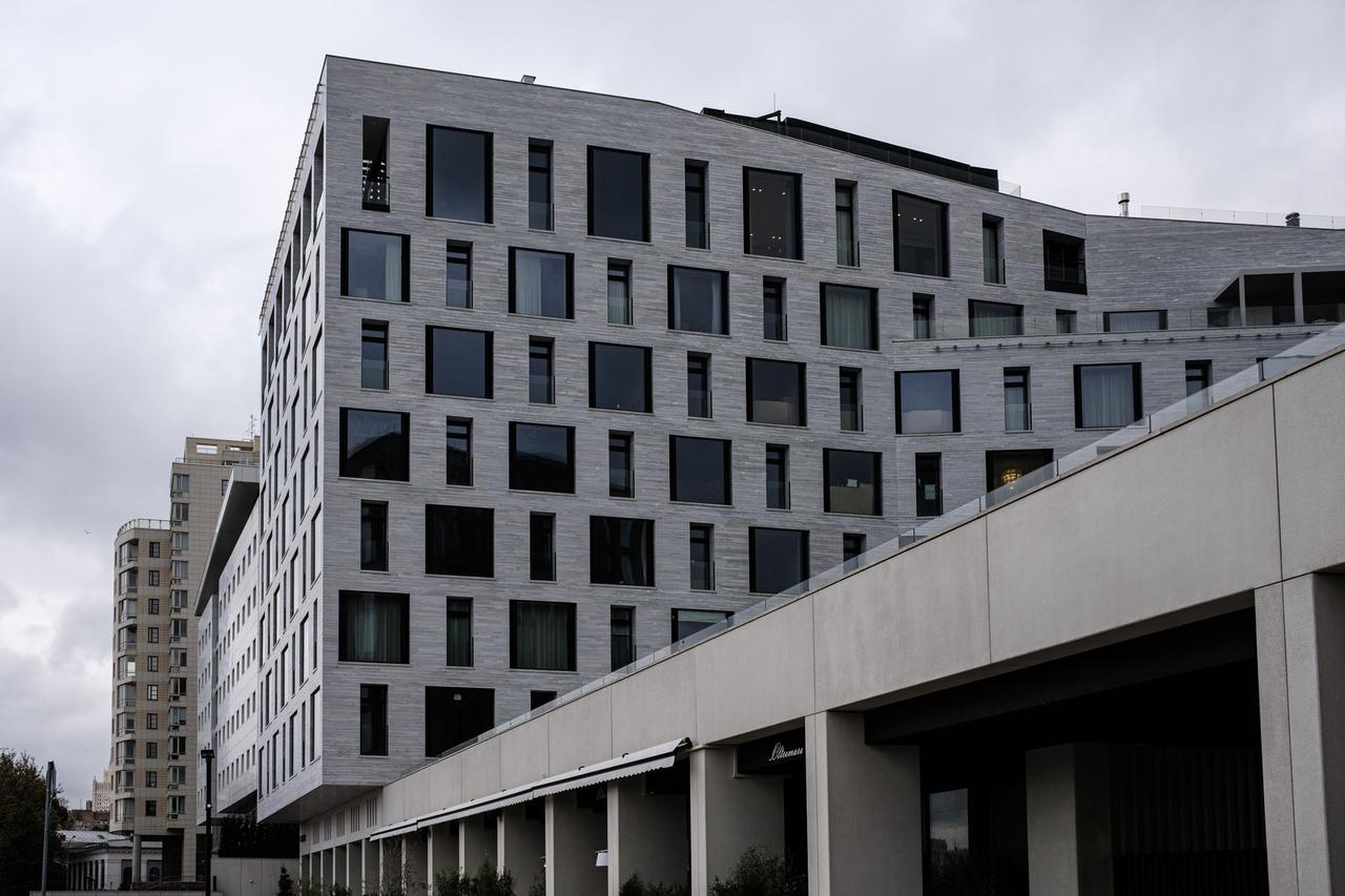 У москвичей всего за ночь появилось «кладбище» посреди двора