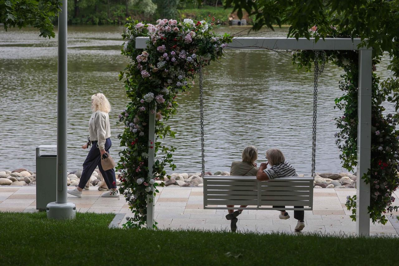 Москвичей предупредили о необычном бабьем лете