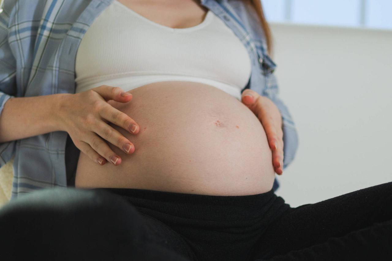 Москвичкам перечислили основные опасности позднего материнства