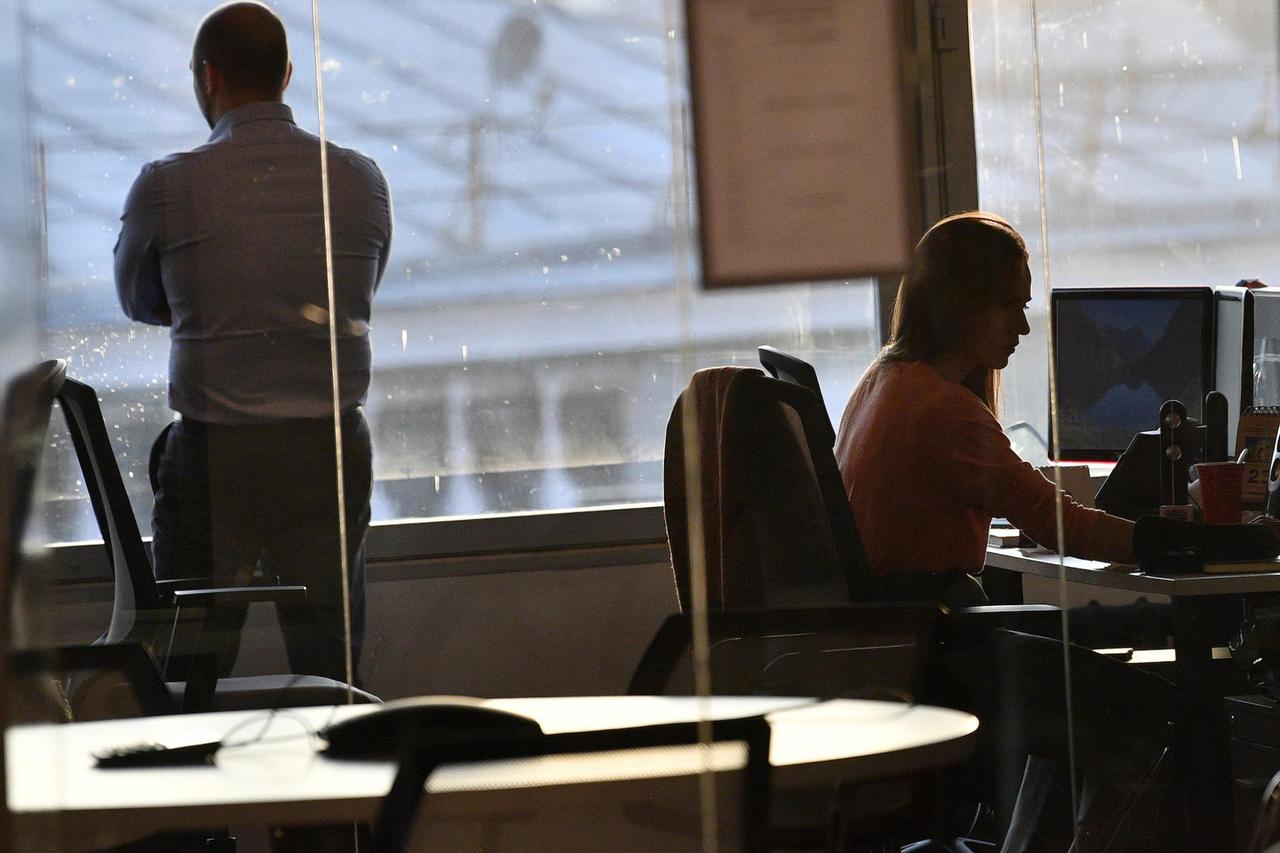 Россияне рассказали о причинах лишения премии на работе