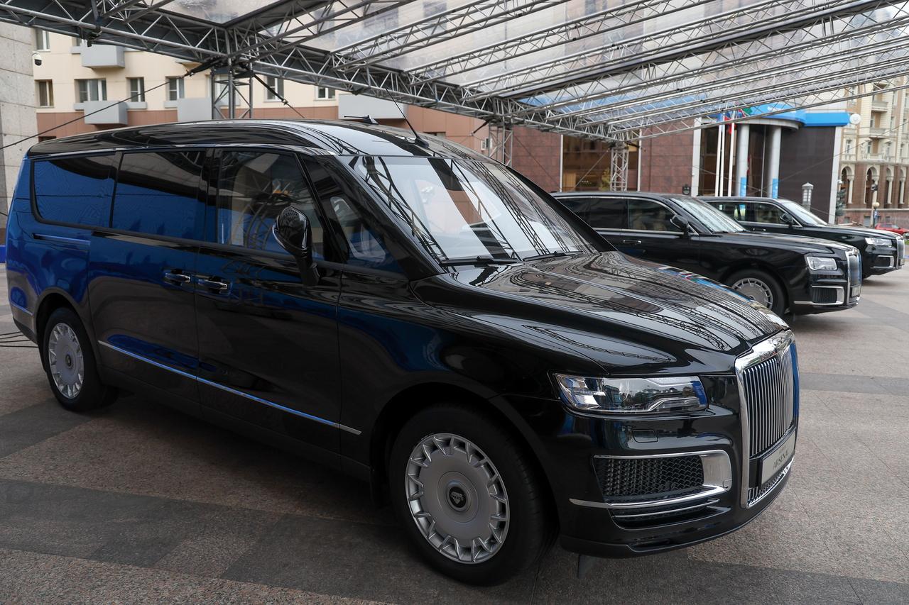 На улицах Москвы заметили первый частный Aurus Arsenal