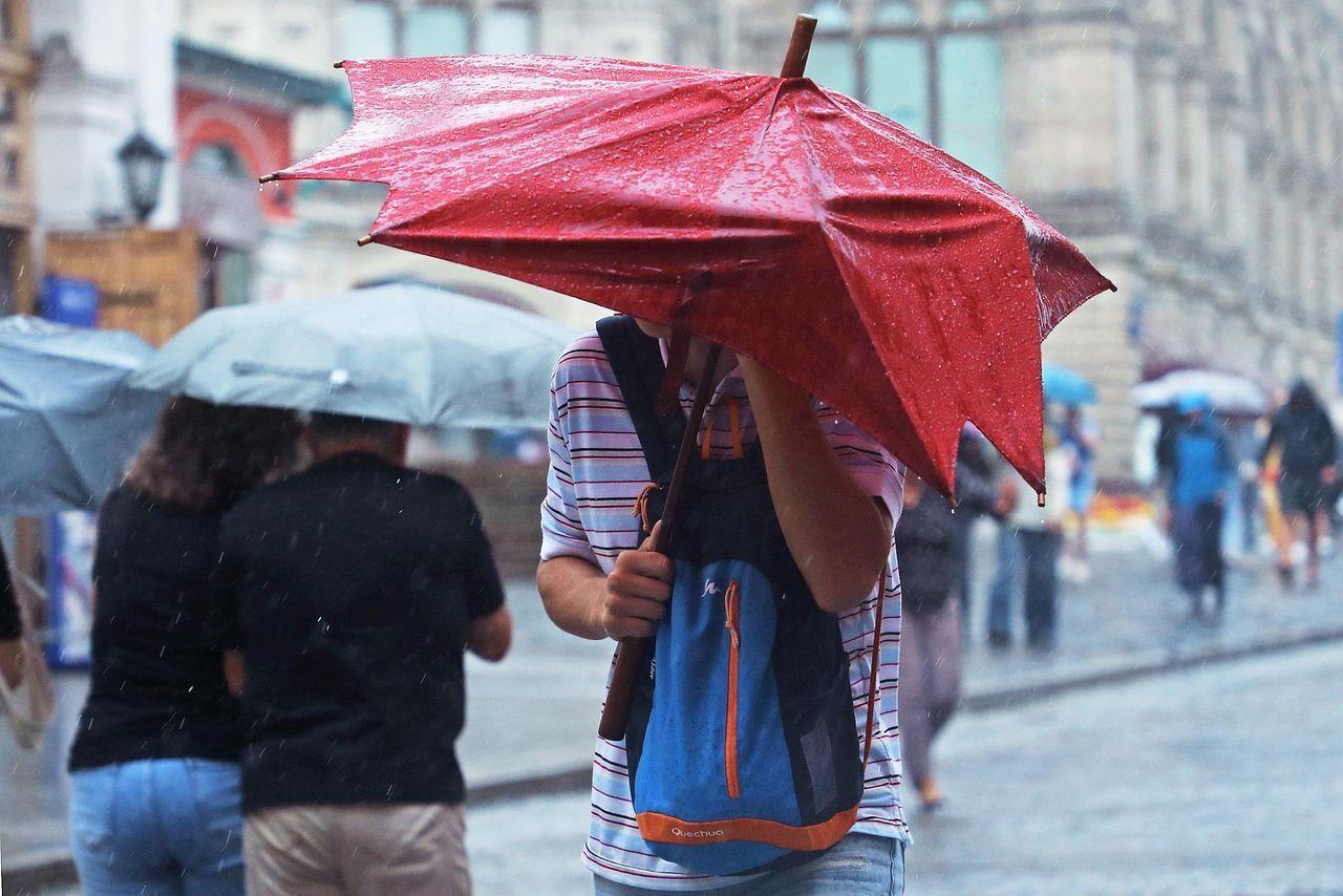 Москвичей предупредили об интенсивных дождях во второй половине недели
